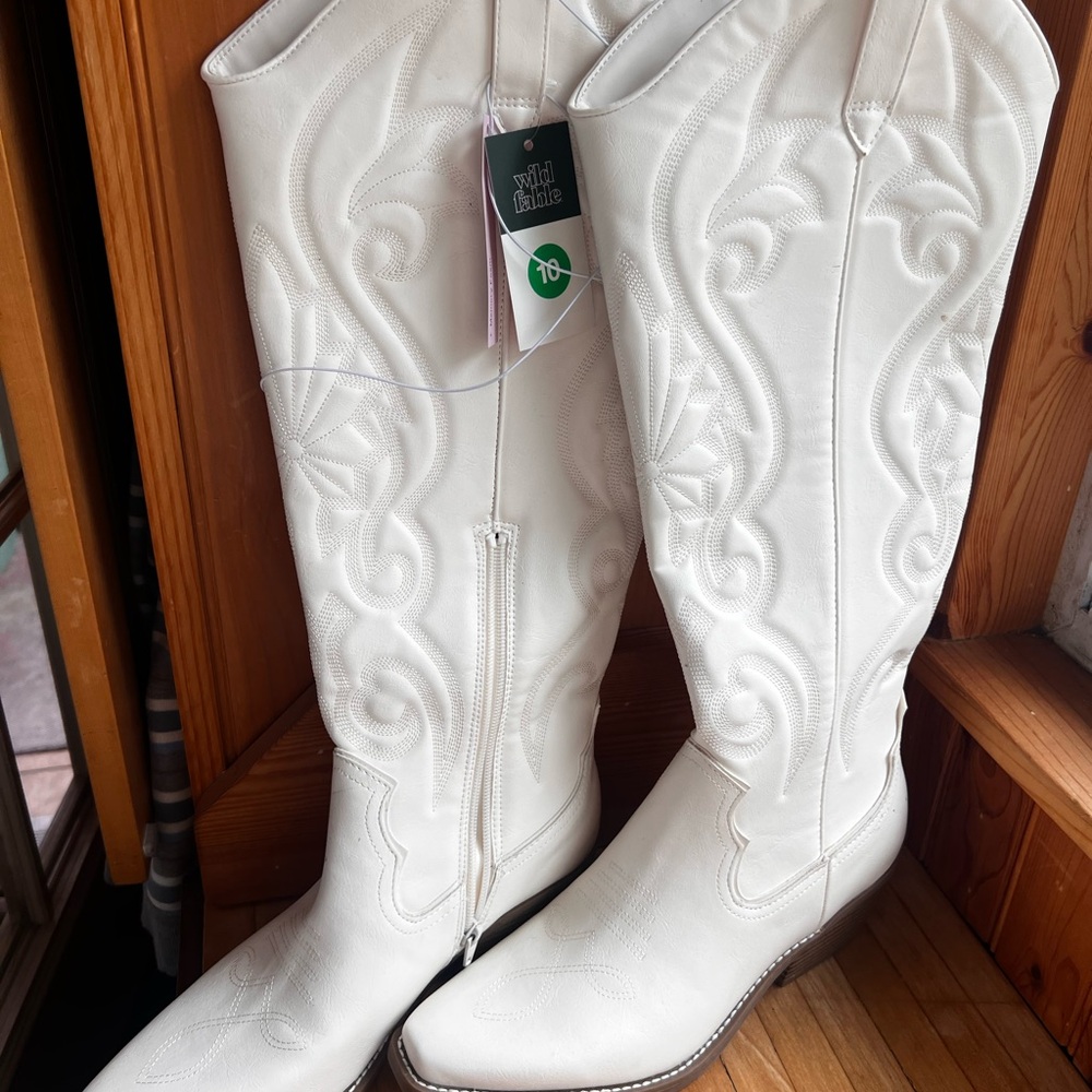White Western Knee-High Leather Boots - Women's